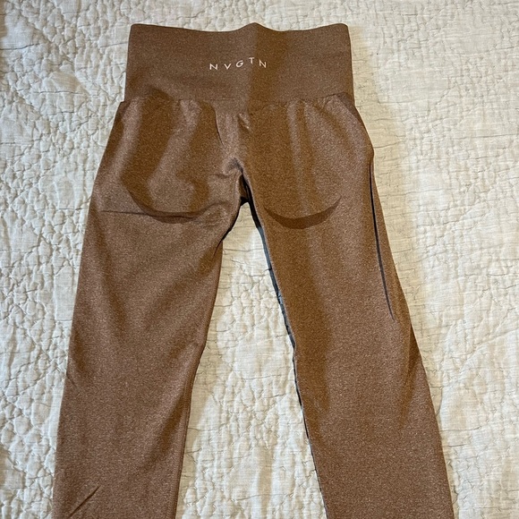 NVGTN Contour Seamless Leggings in Mocha - Picture 4 of 5